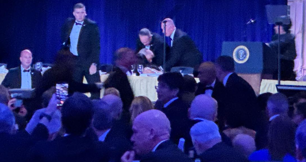 Trump dan Para Menteri Selamat Setelah Terjadi Aksi Penembakan di Gedung Putih